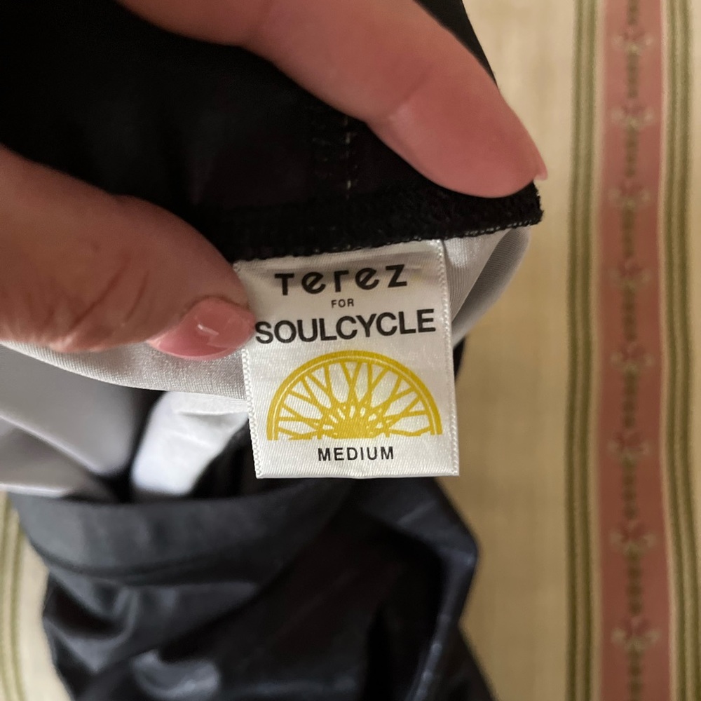 Terez for SoulCycle Women Black Skull Active Capri Pants Medium - Picture 3 of 4